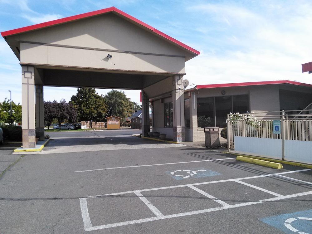 Yakima Valley Inn Exterior foto